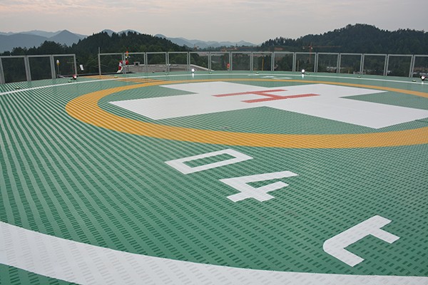 選擇直升機(jī)停機(jī)坪風(fēng)向標(biāo)時(shí)應(yīng)注意什么？